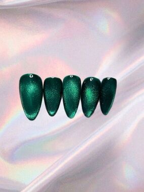 Emerald Green Chrome Press On Nails Cat Eye Metallic Luxury Set